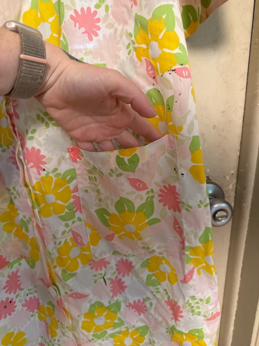 ✨ Vintage Floral The Comfort Coat | Sears | Cozy House Coat ✨ - Picture 4 of 13